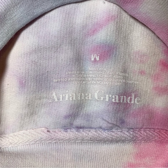 ⭐️Vaca Soon Sale⭐️ God Is A Woman Crewneck - Picture 2 of 6